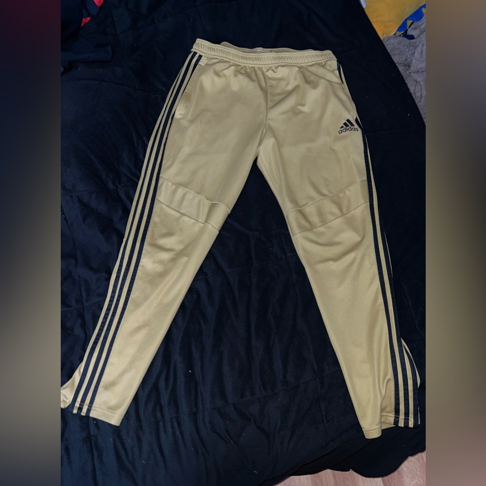 Gold and black adidas trio 24 training pants. Size xl